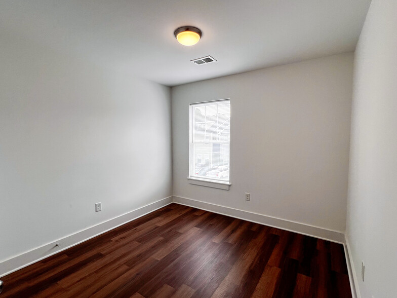 Building Photo - 608 Heavenly Pl