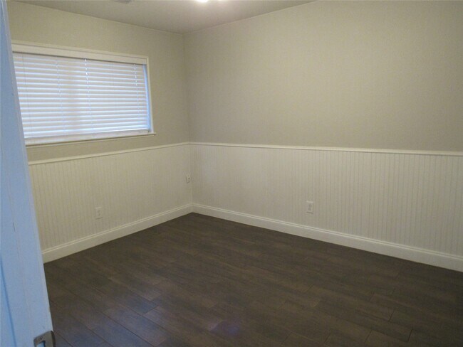 Building Photo - 22710 Leedstown Ln