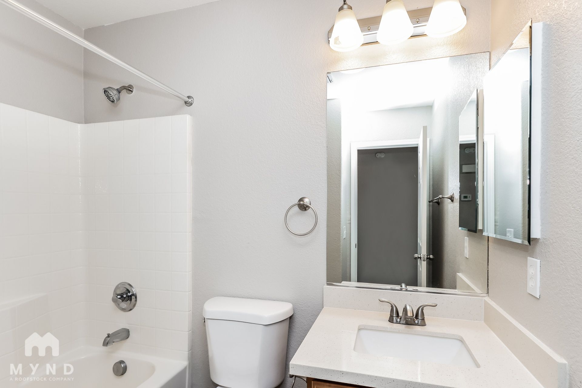 Building Photo - 2520 Olay St