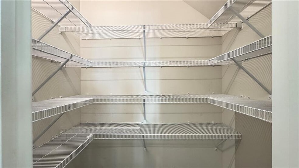 Building Photo - 750 Fieldcrest Park Ln