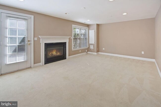 Building Photo - 8629 Terrace Garden Way