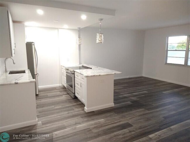Building Photo - 3405 Bimini Ln
