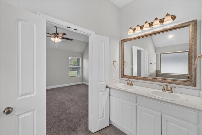 Building Photo - 2819 Diamondback Dr