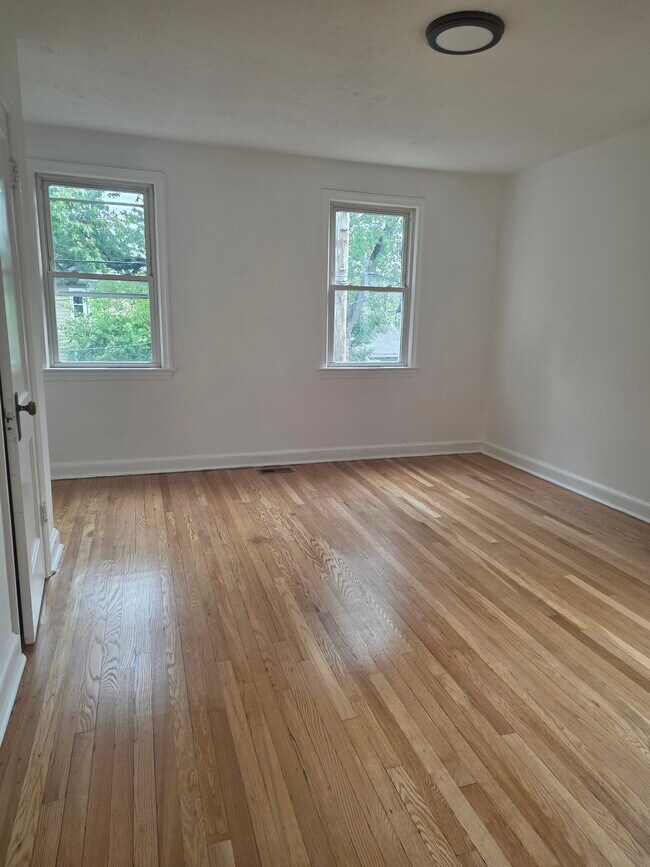 Building Photo - 4262 Clay St NE