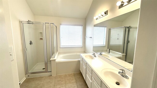 Building Photo - 5030 Birch Manor Ln