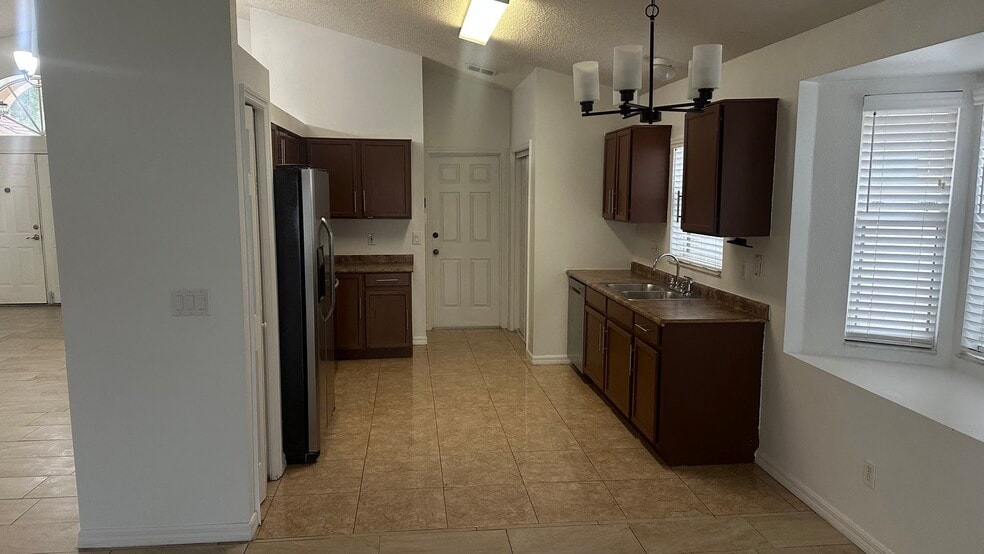 Building Photo - 5721 Rywood Dr