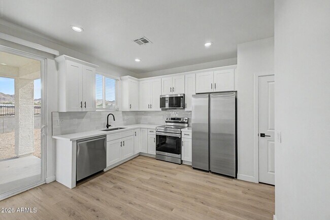 Building Photo - 141 W Latona Rd