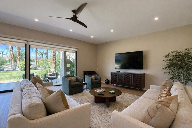 Building Photo - 45565 Pima Rd