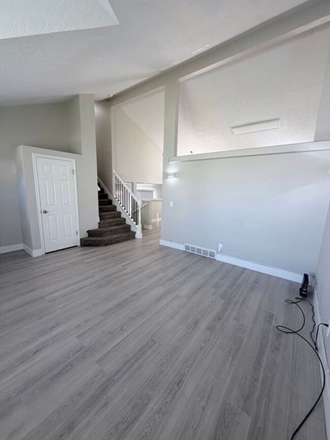 Building Photo - WEST JORDAN 5 BED, 4 BATH HOME