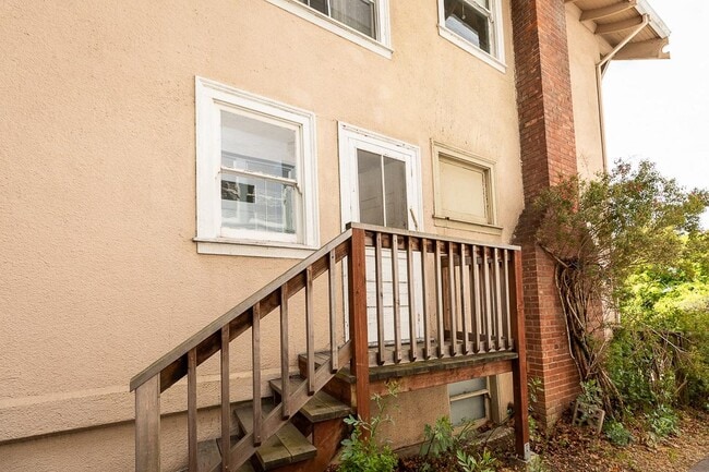 Building Photo - Spacious 3BR Home near parks & shops in North Berkeley