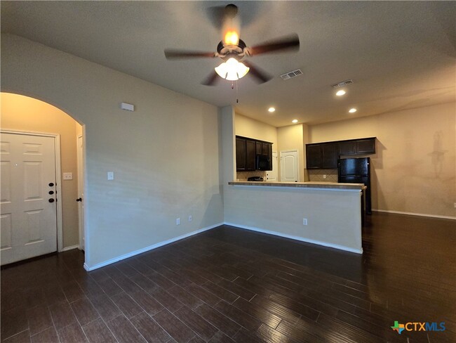 Building Photo - 297 Rosalie Dr