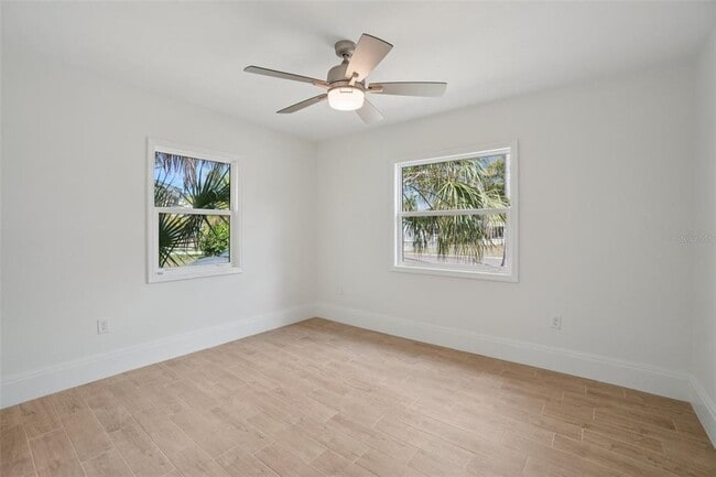 Building Photo - 9008 Bay St NE