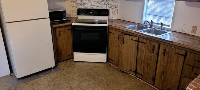 Building Photo - 8010 Noroad