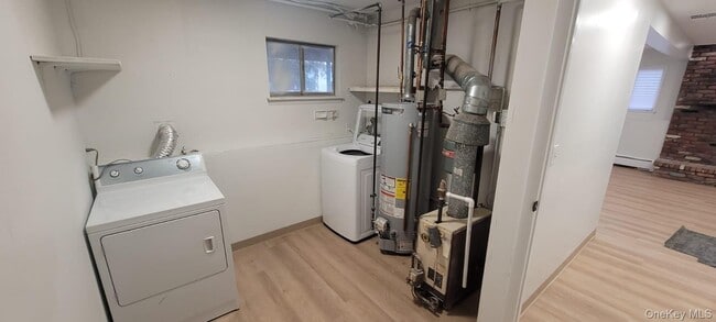 Building Photo - 52 Surrey Rd