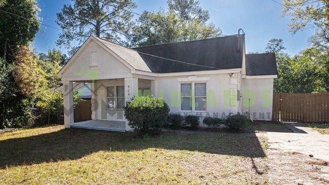 Building Photo - 928 Columbia College Dr