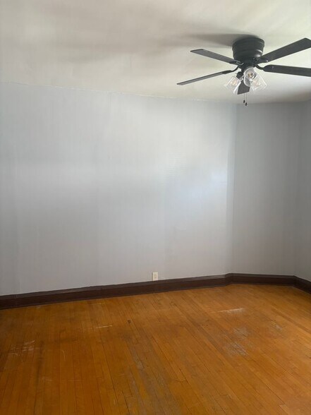 Building Photo - 2731 N Austin Ave
