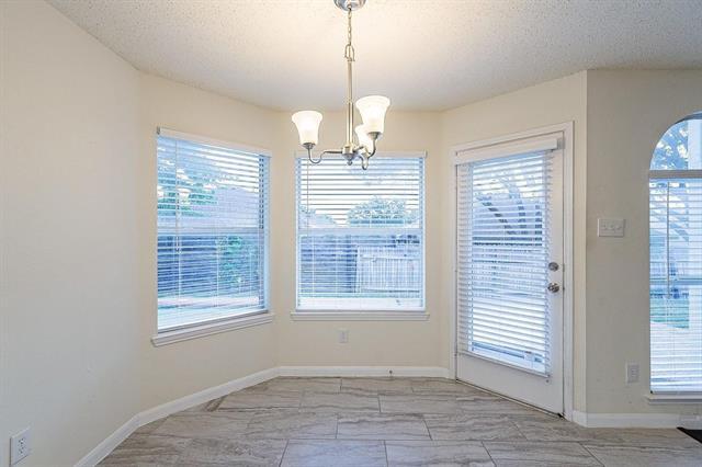 Building Photo - 1408 Belaire Dr