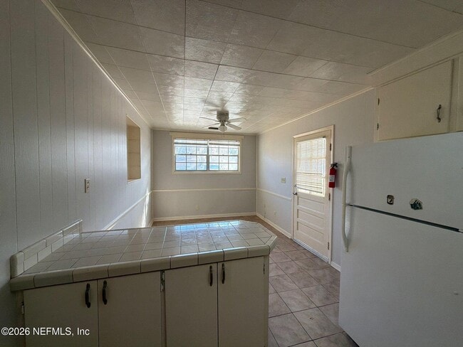 Building Photo - 10640 Arnez Rd