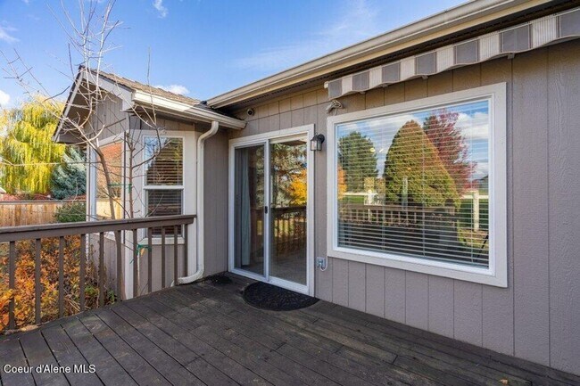 Building Photo - Coeur d' Alene Place!