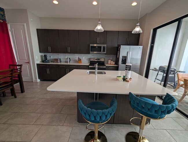 Building Photo - Beautiful Executive 4 Bed 3 Bath Home in Davenport!
