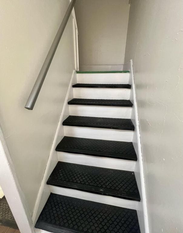 Building Photo - 301 Folts St