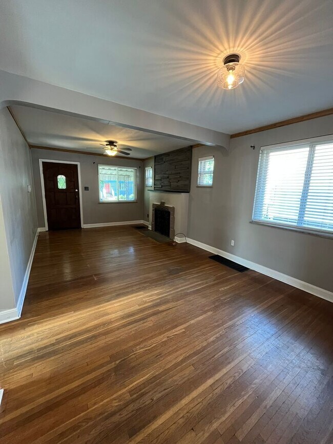 Building Photo - Merion Village Single-Family Home with Flexible Living Areas and Outdoor Space