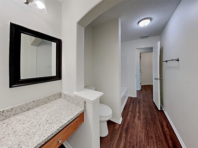 Building Photo - 20111 Niagara Fls Dr