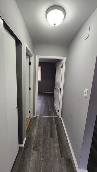 Building Photo - 7844 Glenorchard Dr