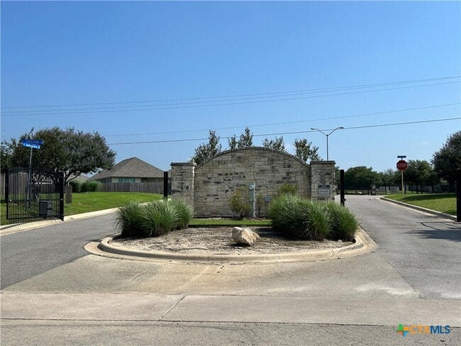 Building Photo - 1621 Rusty Spur Dr