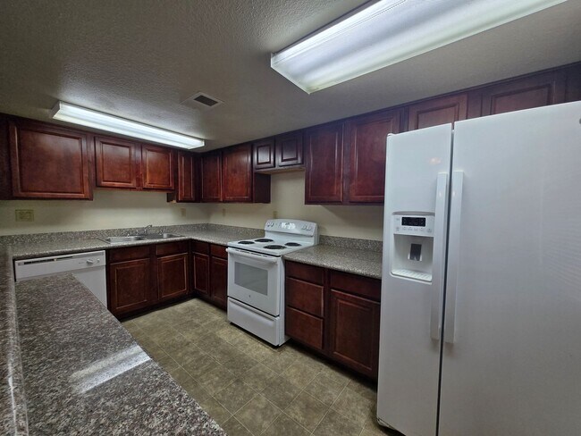 Building Photo - 5360 Indian River Dr