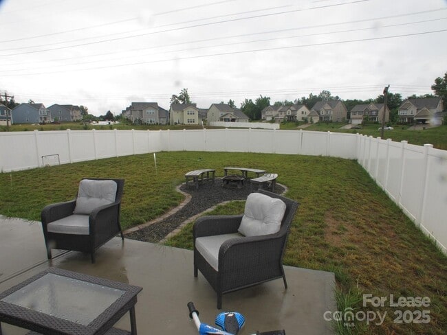 Building Photo - 2212 Atwell Glen Ln