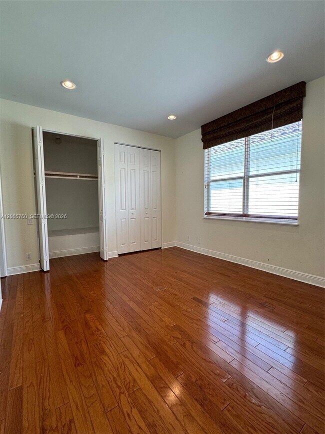 Building Photo - 891 Captiva Dr