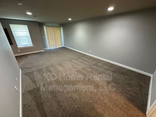 Building Photo - 10530 Kane Dr