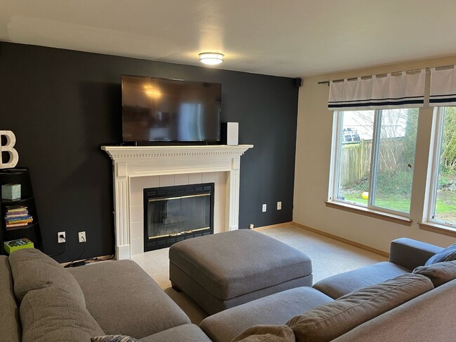 Building Photo - Beautiful 4 Bed 3 Bath Bothell Home!