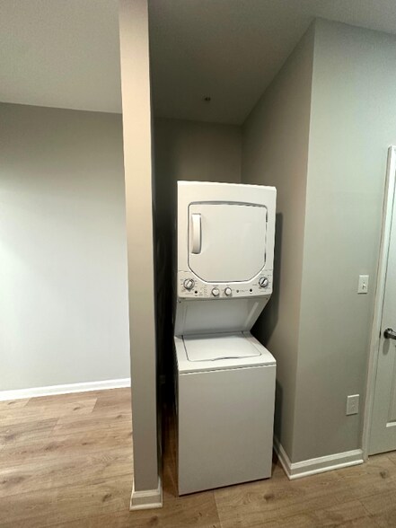 Building Photo - 2215 N 10th St