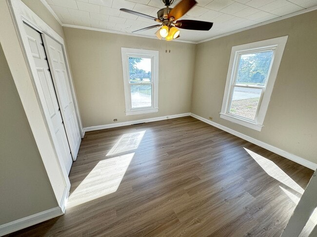 Building Photo - 2bd/1ba House on Lane St near Downtown Kan...