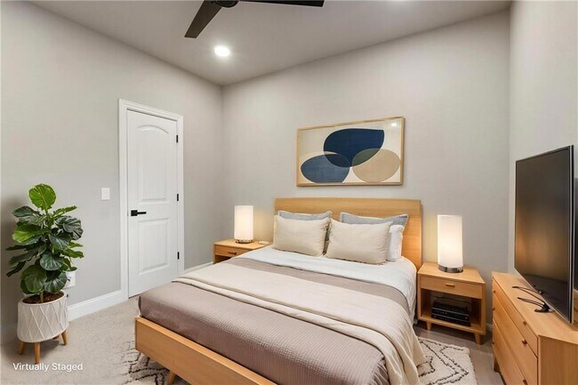 Building Photo - 5702 S 60th Pl