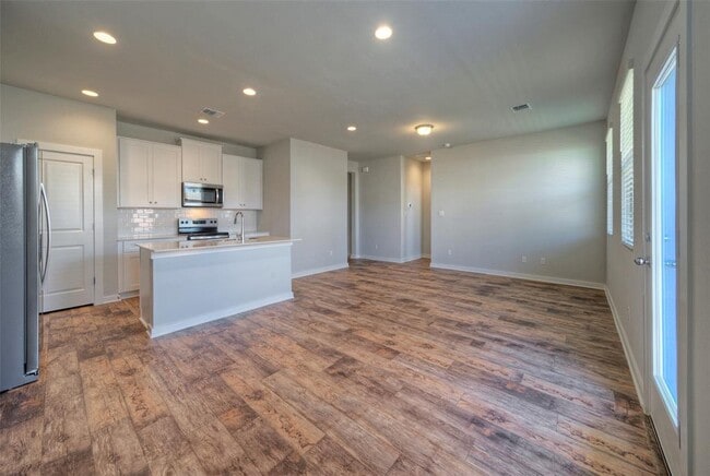 Building Photo - 2312 Castillo Dr