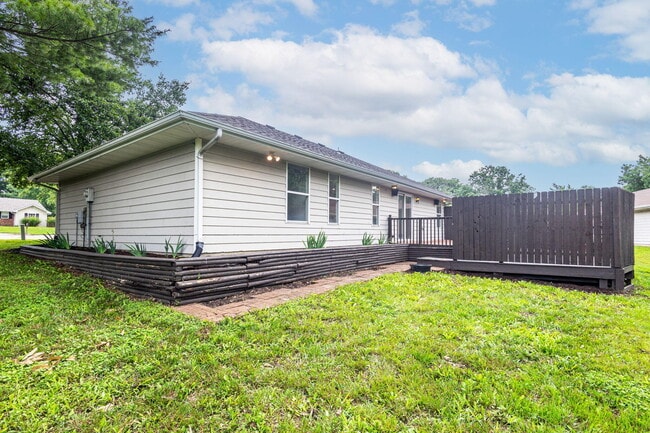 Building Photo - 3804 Larkspur Ct