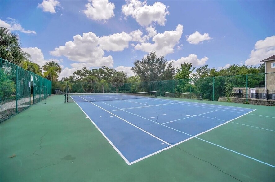 Building Photo - 2723 Oakwater Dr