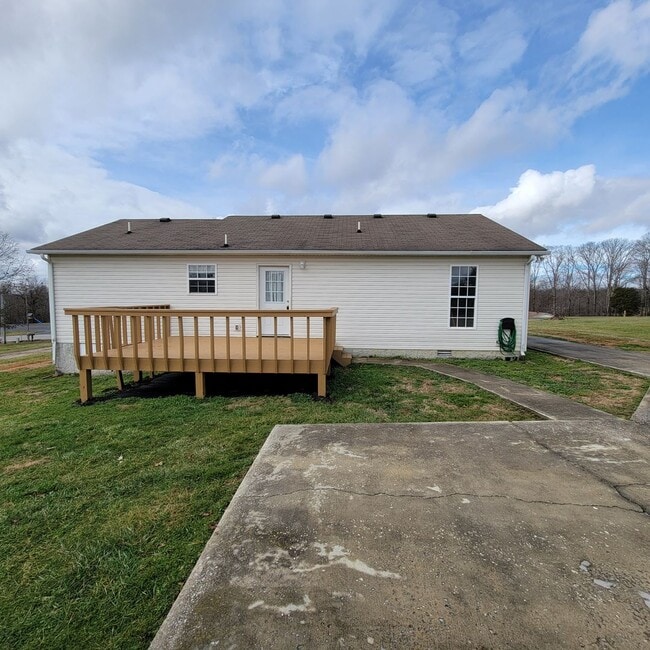 Building Photo - 3 Bedroom, 2 Bathroom-Updated-Rental-Cooke...