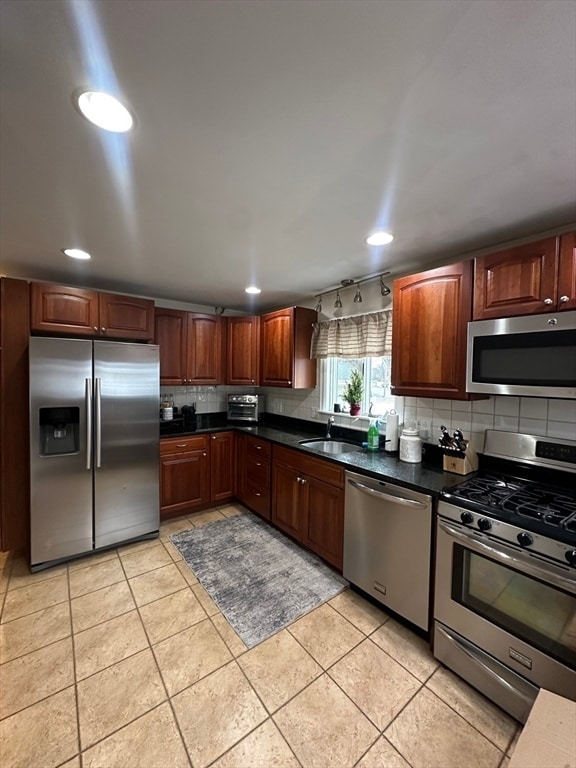 Building Photo - 284 Torrey St