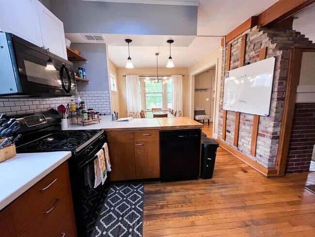 Building Photo - 110 Linden Ave