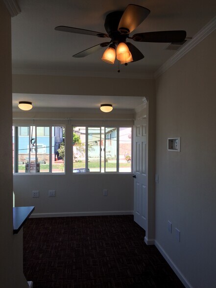Building Photo - 716 Olive Ave