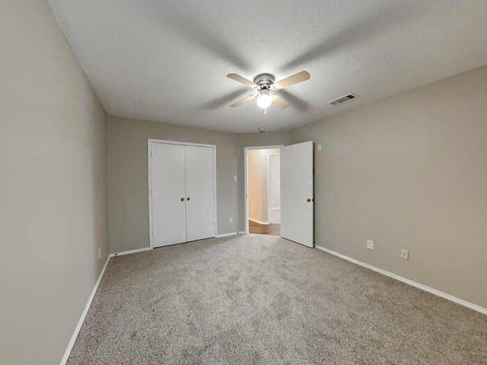Building Photo - 629 St Eric Dr