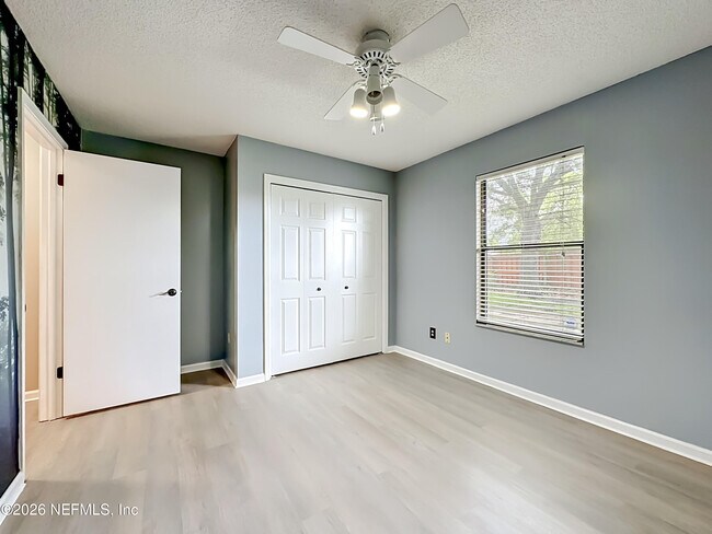 Building Photo - 341 Hickory Hollow Dr N