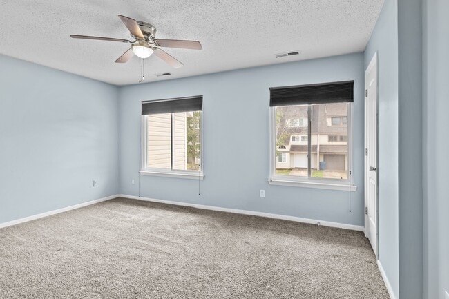 Building Photo - 3851 Chimney Creek Dr