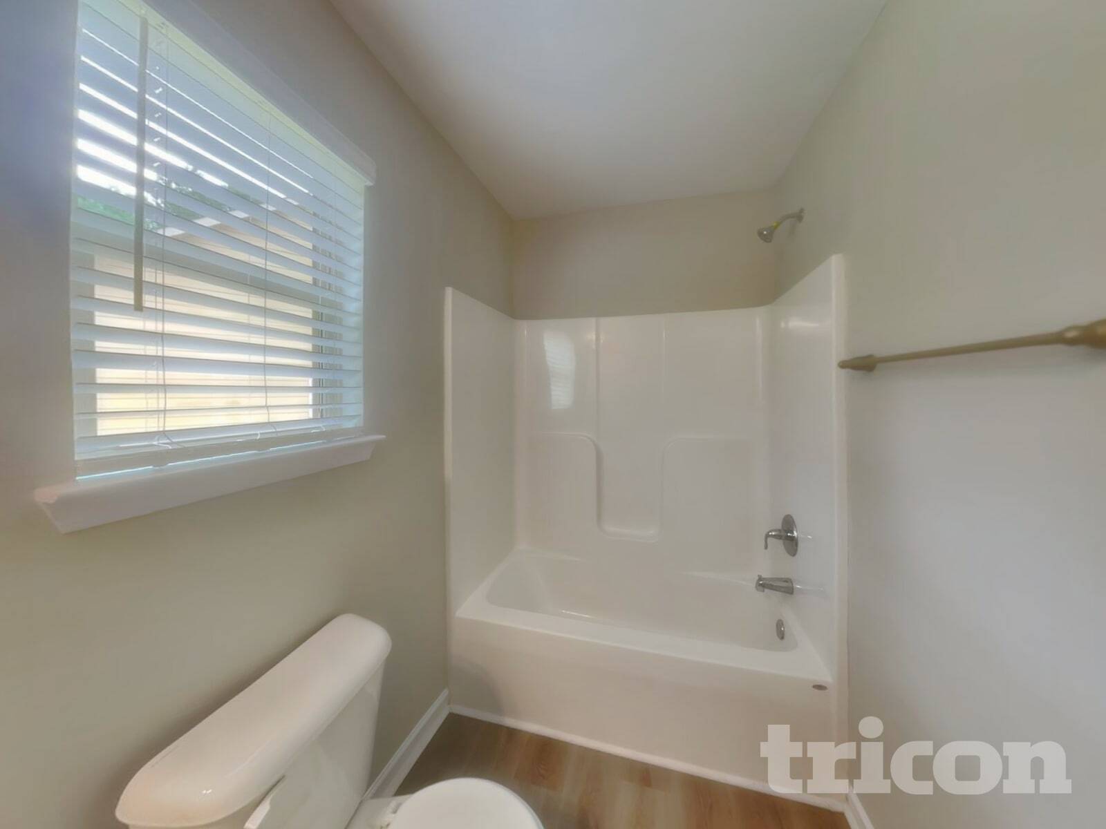 Building Photo - 325 Nutwood Trce