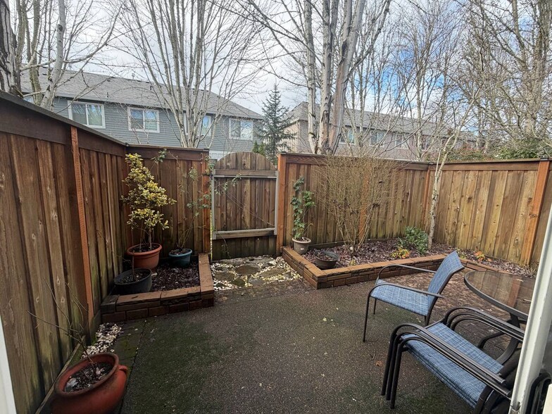 Building Photo - 6233 SW 208th Ter