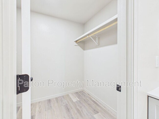 Building Photo - 1124 Caprock St